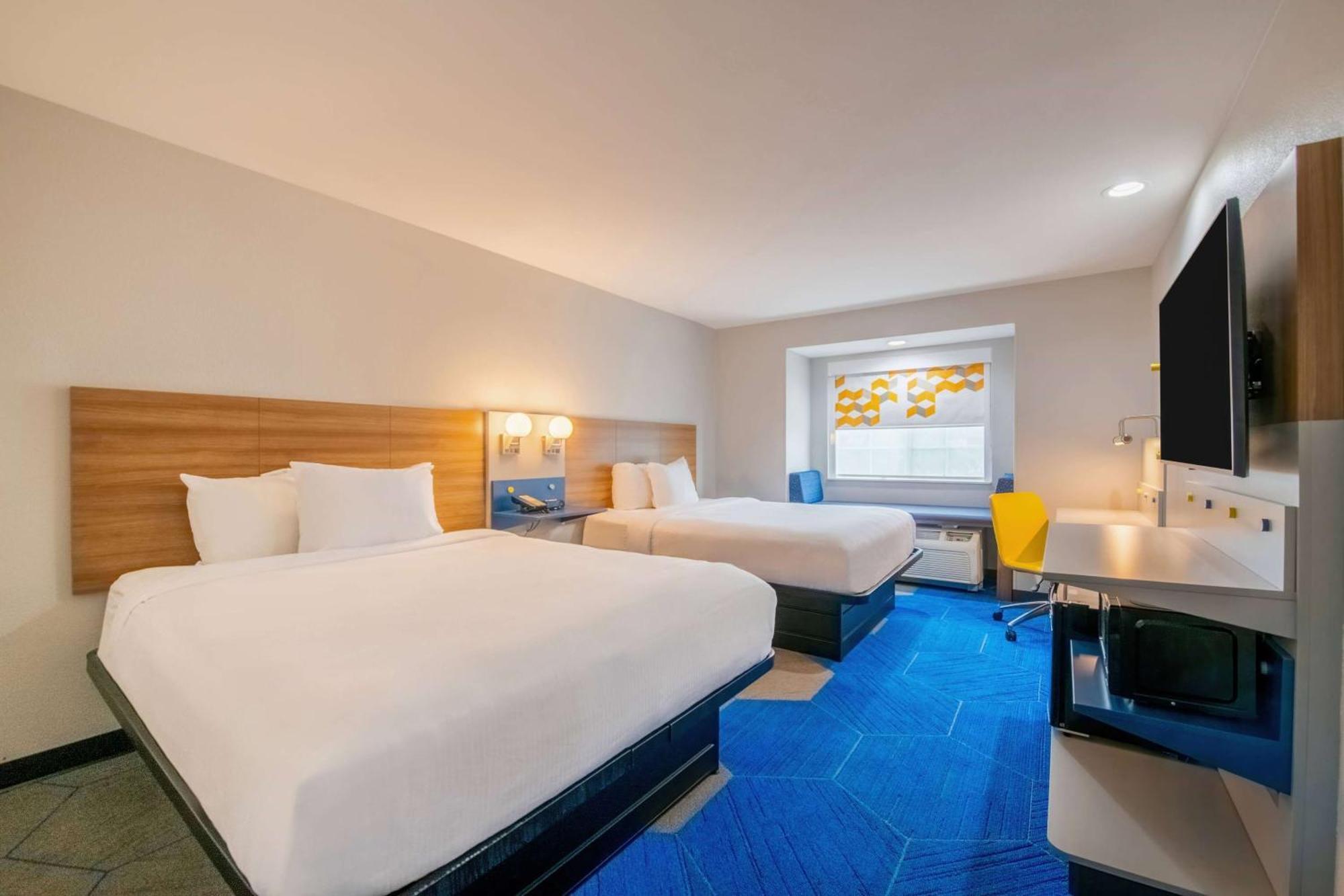 Queen Room with Two Queen Beds - Non-Smoking